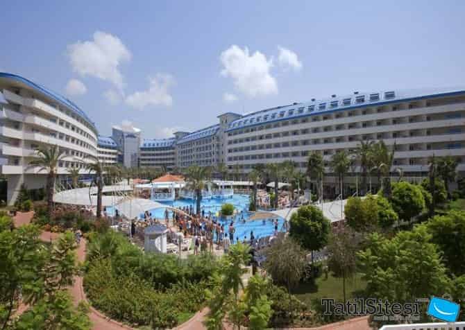 Crystal Admiral Resort Suites Spa 